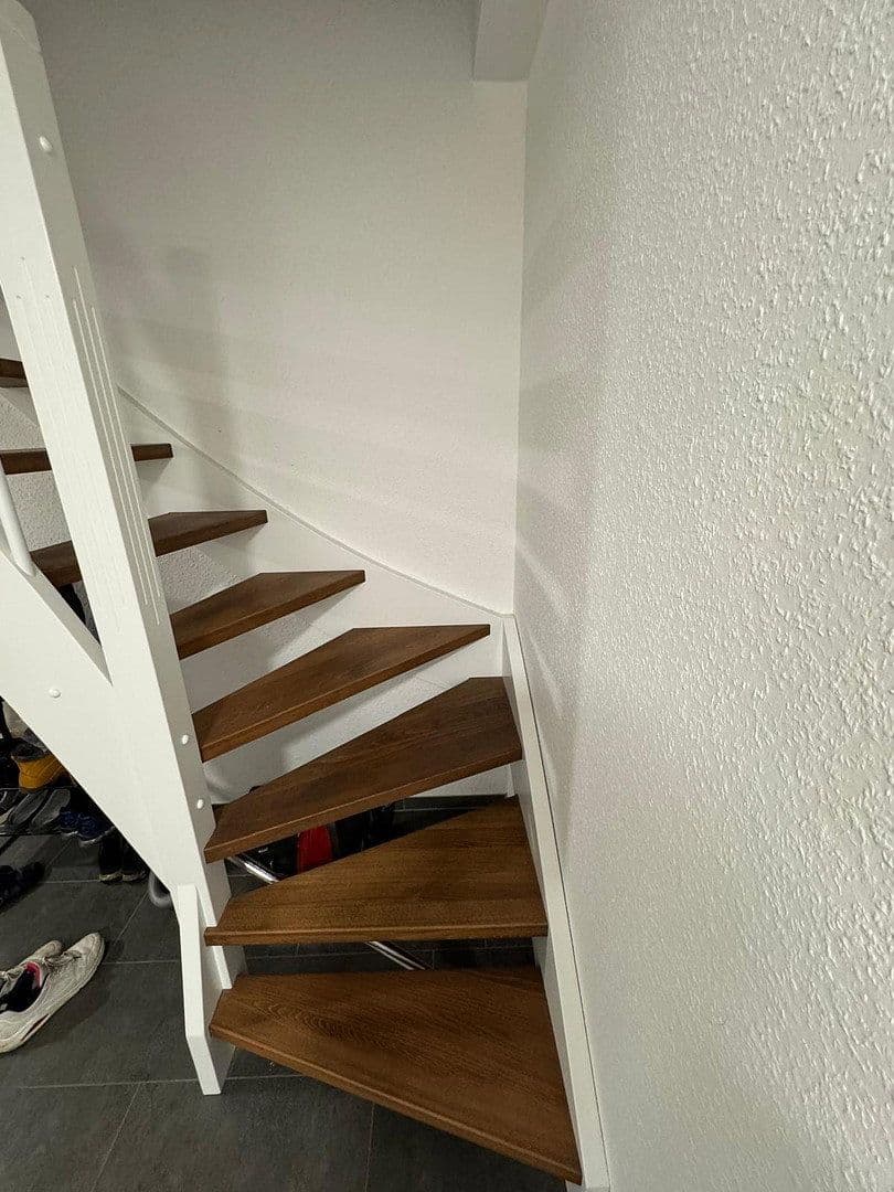 Prenájom bytu 5-izbový 118 m², Saterland - Seelterlound, Dolné Sasko Prenájom bytu 5-izbový 118 m², Saterland - Seelterlound, Dolné Sasko