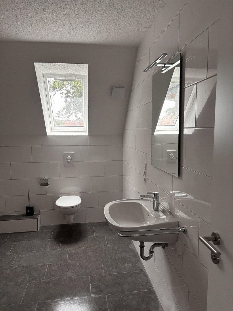 Prenájom bytu 5-izbový 118 m², Saterland - Seelterlound, Dolné Sasko Prenájom bytu 5-izbový 118 m², Saterland - Seelterlound, Dolné Sasko