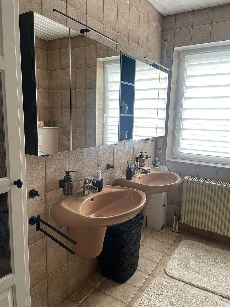 Prenájom domu 124 m², pozemok 239 m², Nördlingen, Bavorsko Prenájom domu 124 m², pozemok 239 m², Nördlingen, Bavorsko