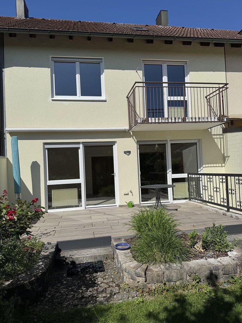Prenájom domu 124 m², pozemok 239 m², Nördlingen, Bavorsko Prenájom domu 124 m², pozemok 239 m², Nördlingen, Bavorsko