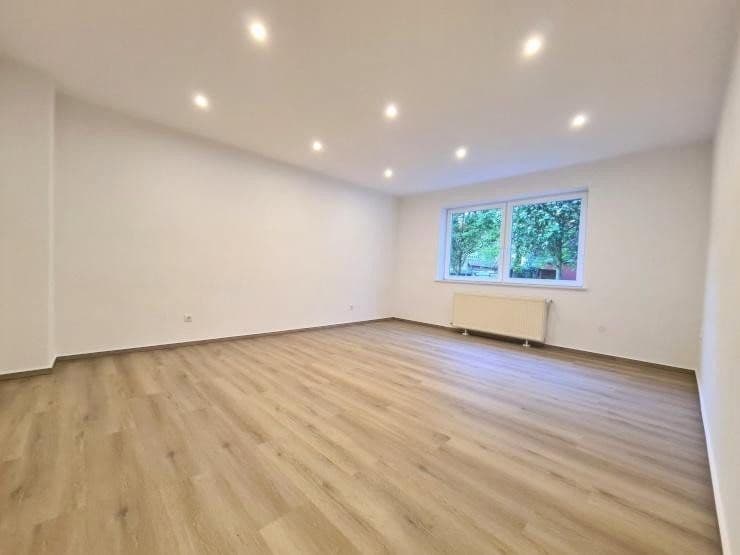 Prenájom bytu 3-izbový 106 m², Bergmannstr. 15, Hildesheim, Dolné Sasko Prenájom bytu 3-izbový 106 m², Bergmannstr. 15, Hildesheim, Dolné Sasko