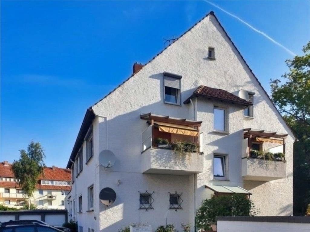 Prenájom bytu 3-izbový 106 m², Bergmannstr. 15, Hildesheim, Dolné Sasko Prenájom bytu 3-izbový 106 m², Bergmannstr. 15, Hildesheim, Dolné Sasko