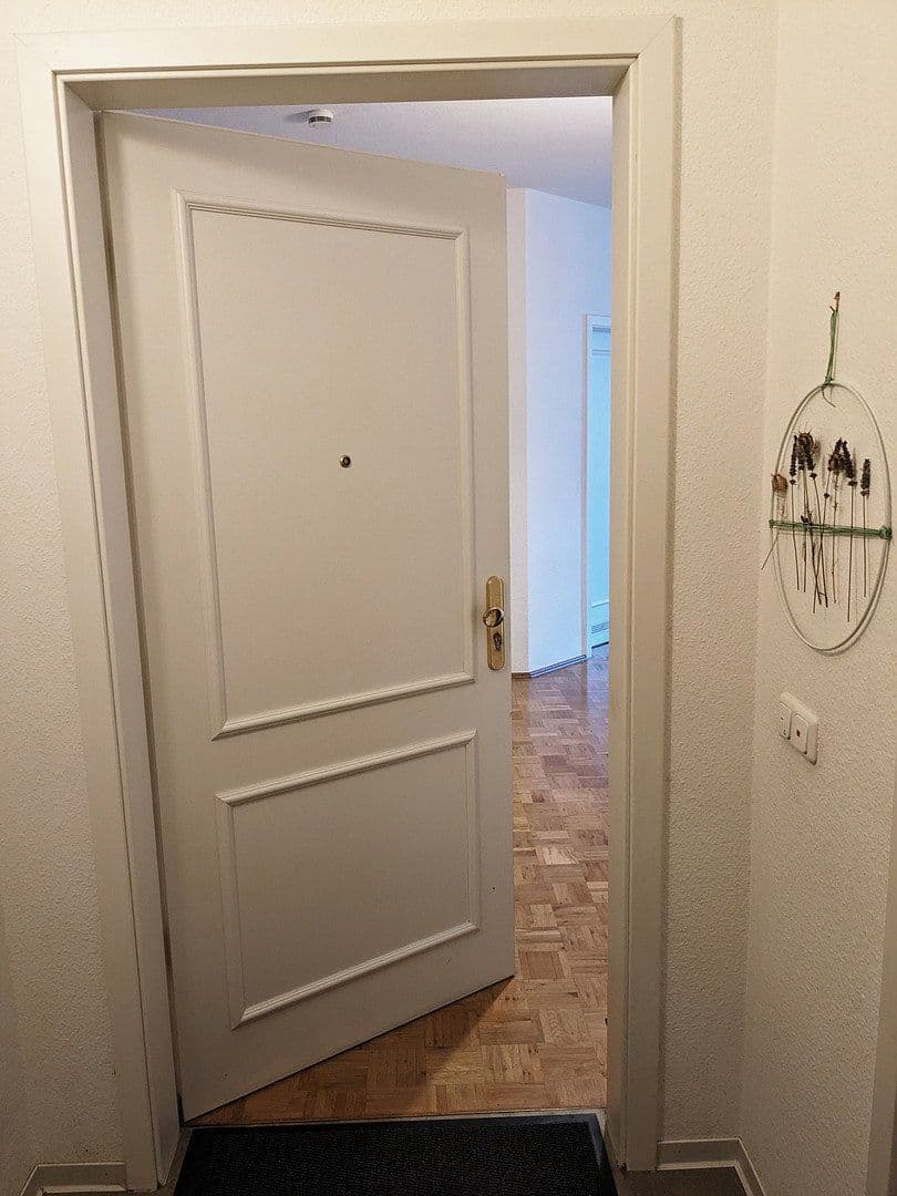 Prenájom bytu 3-izbový 79 m², Wormser Straße, Dresden, Sasko Prenájom bytu 3-izbový 79 m², Wormser Straße, Dresden, Sasko