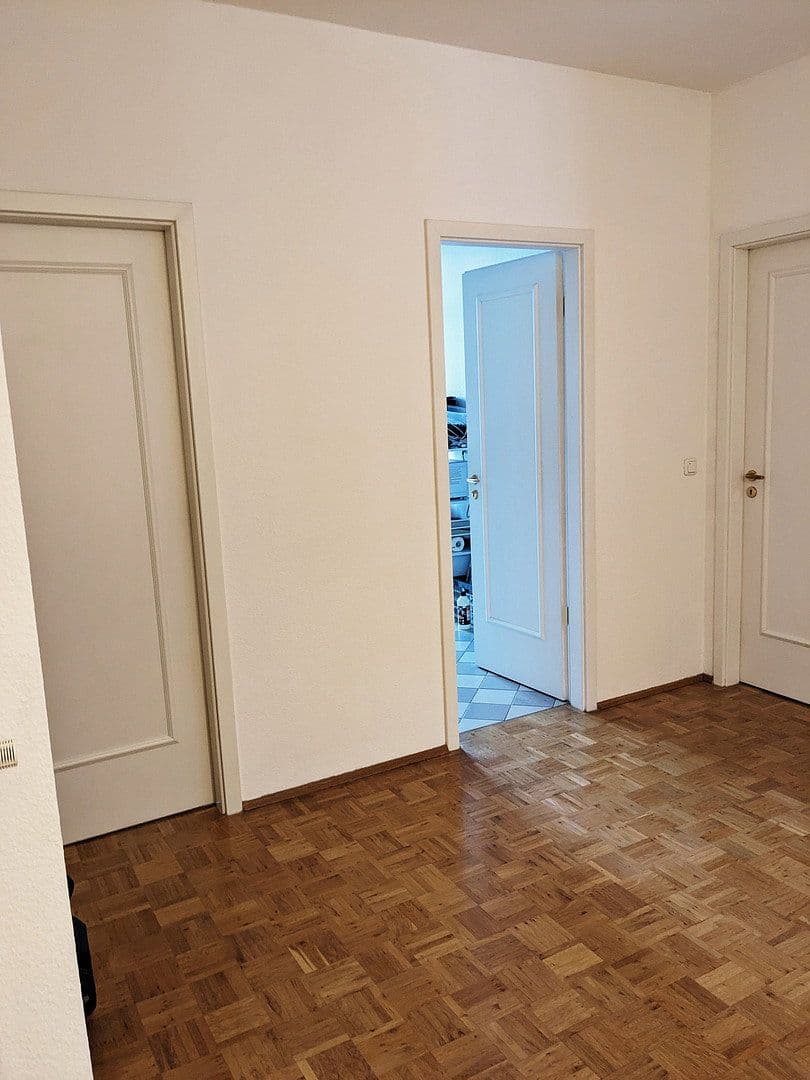 Prenájom bytu 3-izbový 79 m², Wormser Straße, Dresden, Sasko Prenájom bytu 3-izbový 79 m², Wormser Straße, Dresden, Sasko