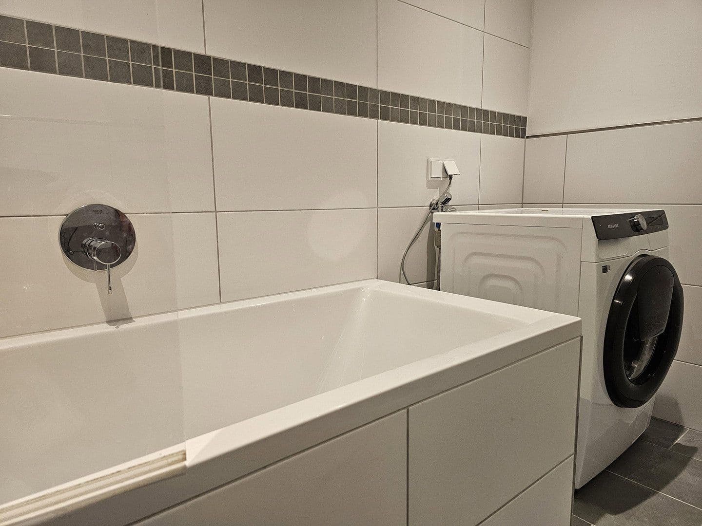 Prenájom bytu 4-izbový 95 m², Tauberbischofsheim, Bádensko-Wurttembersko Prenájom bytu 4-izbový 95 m², Tauberbischofsheim, Bádensko-Wurttembersko