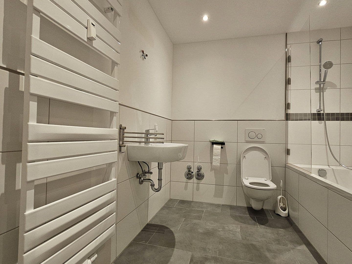 Prenájom bytu 4-izbový 95 m², Tauberbischofsheim, Bádensko-Wurttembersko Prenájom bytu 4-izbový 95 m², Tauberbischofsheim, Bádensko-Wurttembersko