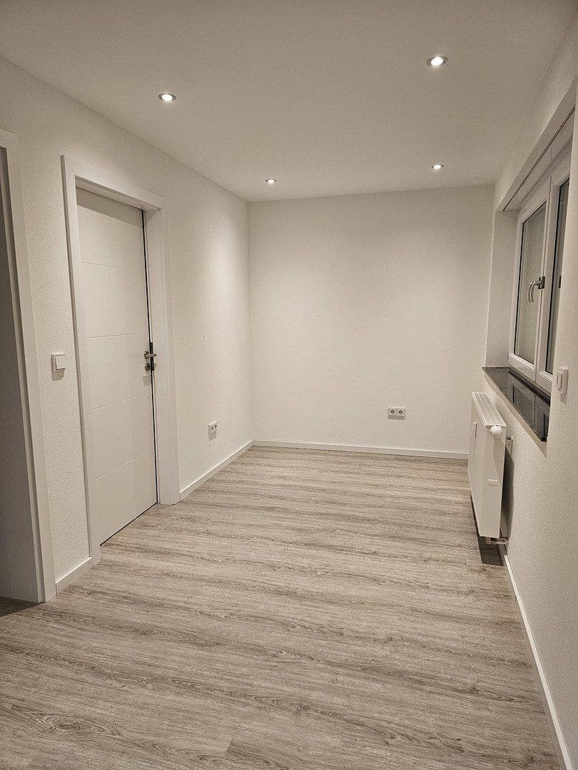 Prenájom bytu 4-izbový 95 m², Tauberbischofsheim, Bádensko-Wurttembersko Prenájom bytu 4-izbový 95 m², Tauberbischofsheim, Bádensko-Wurttembersko