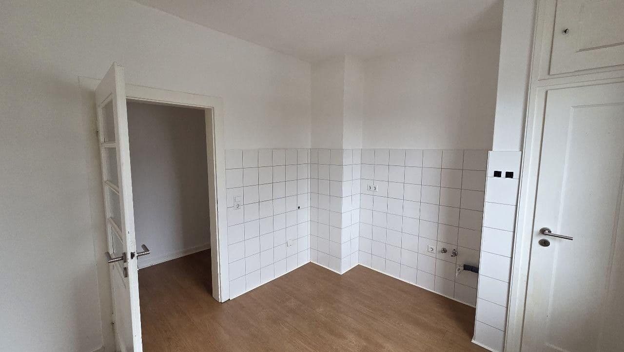 Prenájom bytu 4-izbový 100 m², Schatenstr. 14, Bielefeld, Severné Porýnie - Westfálsko Prenájom bytu 4-izbový 100 m², Schatenstr. 14, Bielefeld, Severné Porýnie - Westfálsko