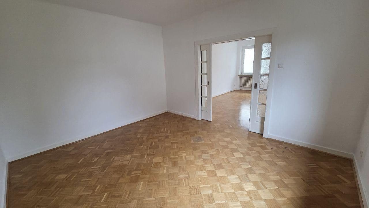 Prenájom bytu 4-izbový 100 m², Schatenstr. 14, Bielefeld, Severné Porýnie - Westfálsko Prenájom bytu 4-izbový 100 m², Schatenstr. 14, Bielefeld, Severné Porýnie - Westfálsko