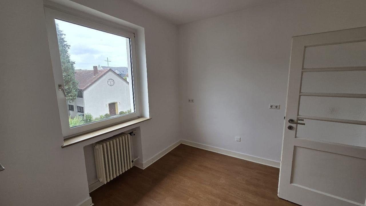 Prenájom bytu 4-izbový 100 m², Schatenstr. 14, Bielefeld, Severné Porýnie - Westfálsko Prenájom bytu 4-izbový 100 m², Schatenstr. 14, Bielefeld, Severné Porýnie - Westfálsko