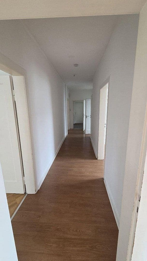 Prenájom bytu 4-izbový 100 m², Schatenstr. 14, Bielefeld, Severné Porýnie - Westfálsko Prenájom bytu 4-izbový 100 m², Schatenstr. 14, Bielefeld, Severné Porýnie - Westfálsko