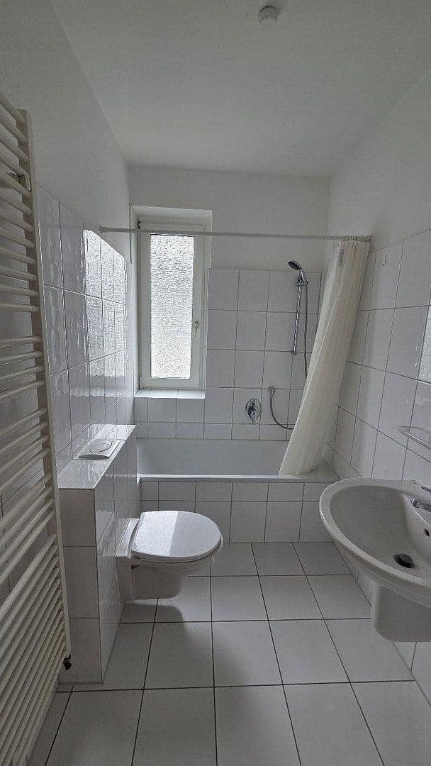 Prenájom bytu 4-izbový 100 m², Schatenstr. 14, Bielefeld, Severné Porýnie - Westfálsko Prenájom bytu 4-izbový 100 m², Schatenstr. 14, Bielefeld, Severné Porýnie - Westfálsko