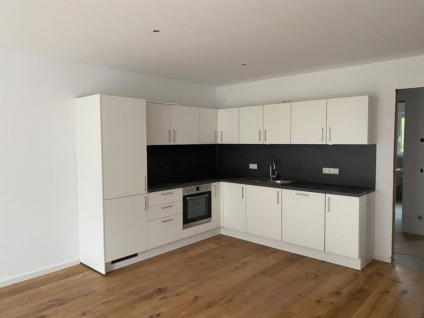 Prenájom bytu 4-izbový 118 m², Karlsfeld, Bavorsko Prenájom bytu 4-izbový 118 m², Karlsfeld, Bavorsko