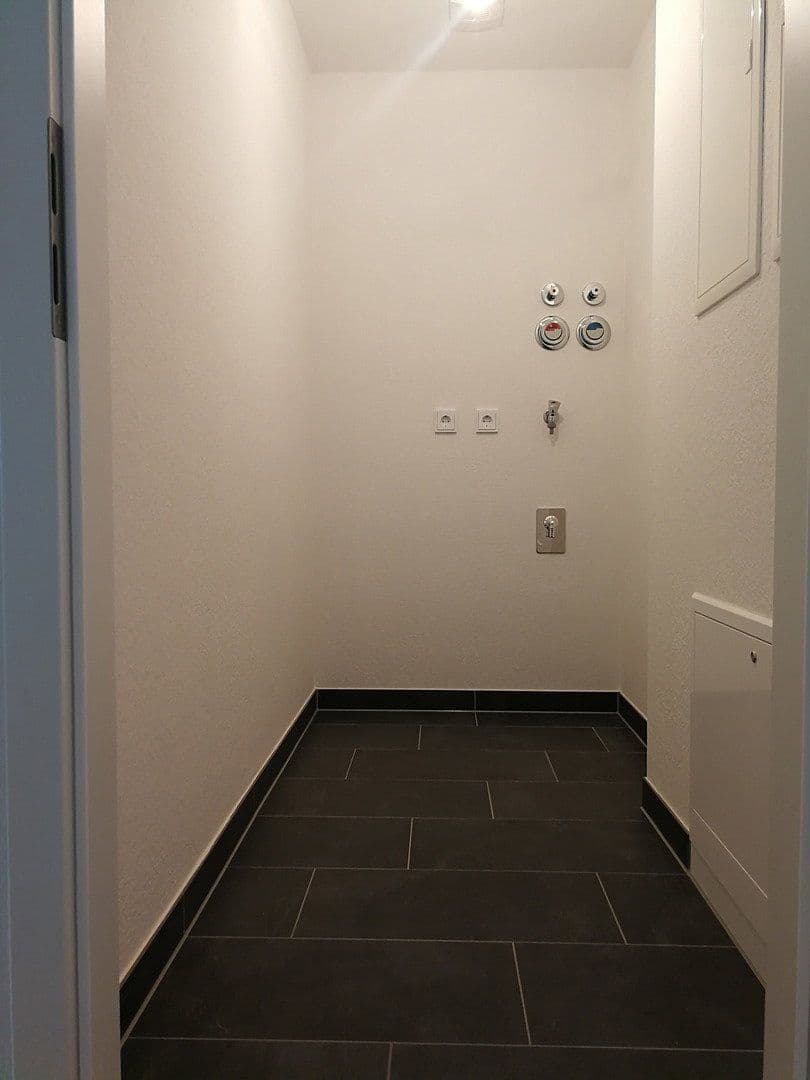 Prenájom bytu 2-izbový 64 m², Kattreinstraße 71, Darmstadt, Hesensko Prenájom bytu 2-izbový 64 m², Kattreinstraße 71, Darmstadt, Hesensko