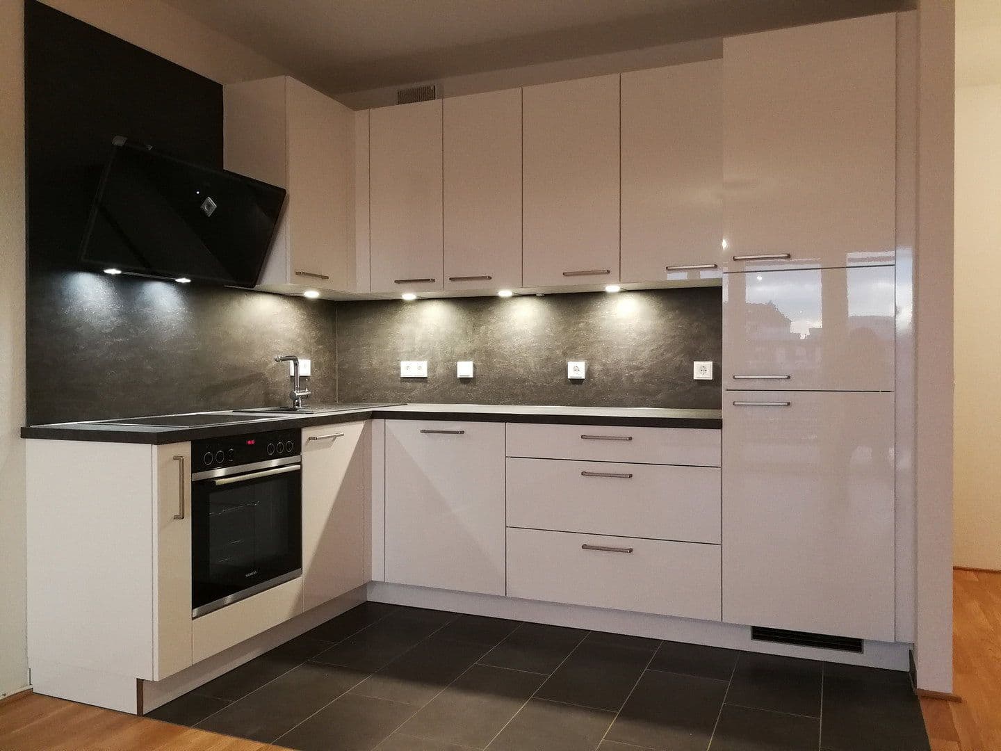 Prenájom bytu 2-izbový 64 m², Kattreinstraße 71, Darmstadt, Hesensko Prenájom bytu 2-izbový 64 m², Kattreinstraße 71, Darmstadt, Hesensko