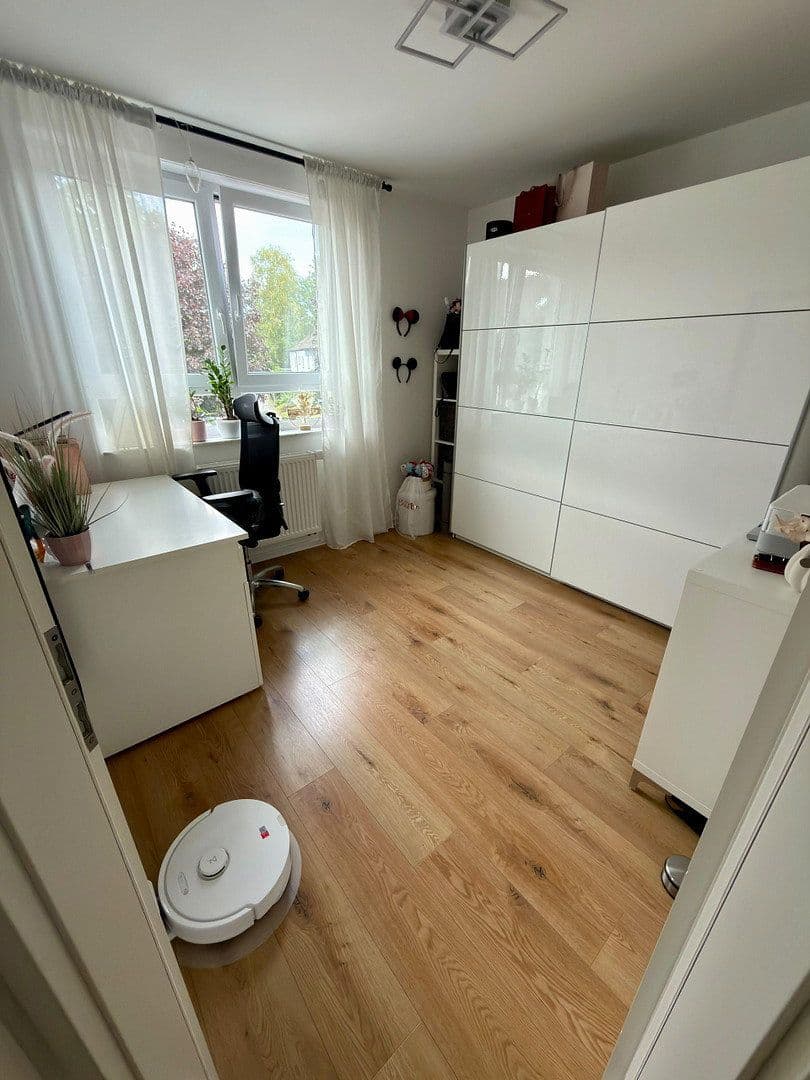 Prenájom bytu 3-izbový 73 m², Solingen, Severné Porýnie - Westfálsko Prenájom bytu 3-izbový 73 m², Solingen, Severné Porýnie - Westfálsko