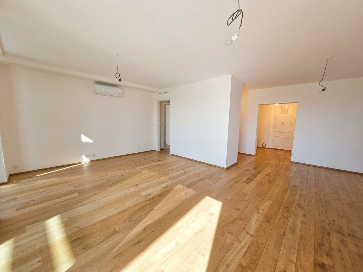 Predaj bytu 4-izbový 132 m², Nádražní, Praha, Praha Predaj bytu 4-izbový 132 m², Nádražní, Praha, Praha