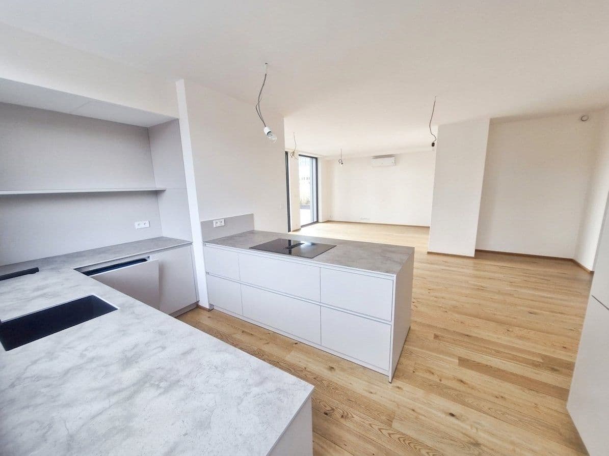 Predaj bytu 4-izbový 132 m², Nádražní, Praha, Praha Predaj bytu 4-izbový 132 m², Nádražní, Praha, Praha