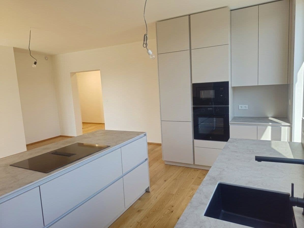 Predaj bytu 4-izbový 132 m², Nádražní, Praha, Praha Predaj bytu 4-izbový 132 m², Nádražní, Praha, Praha