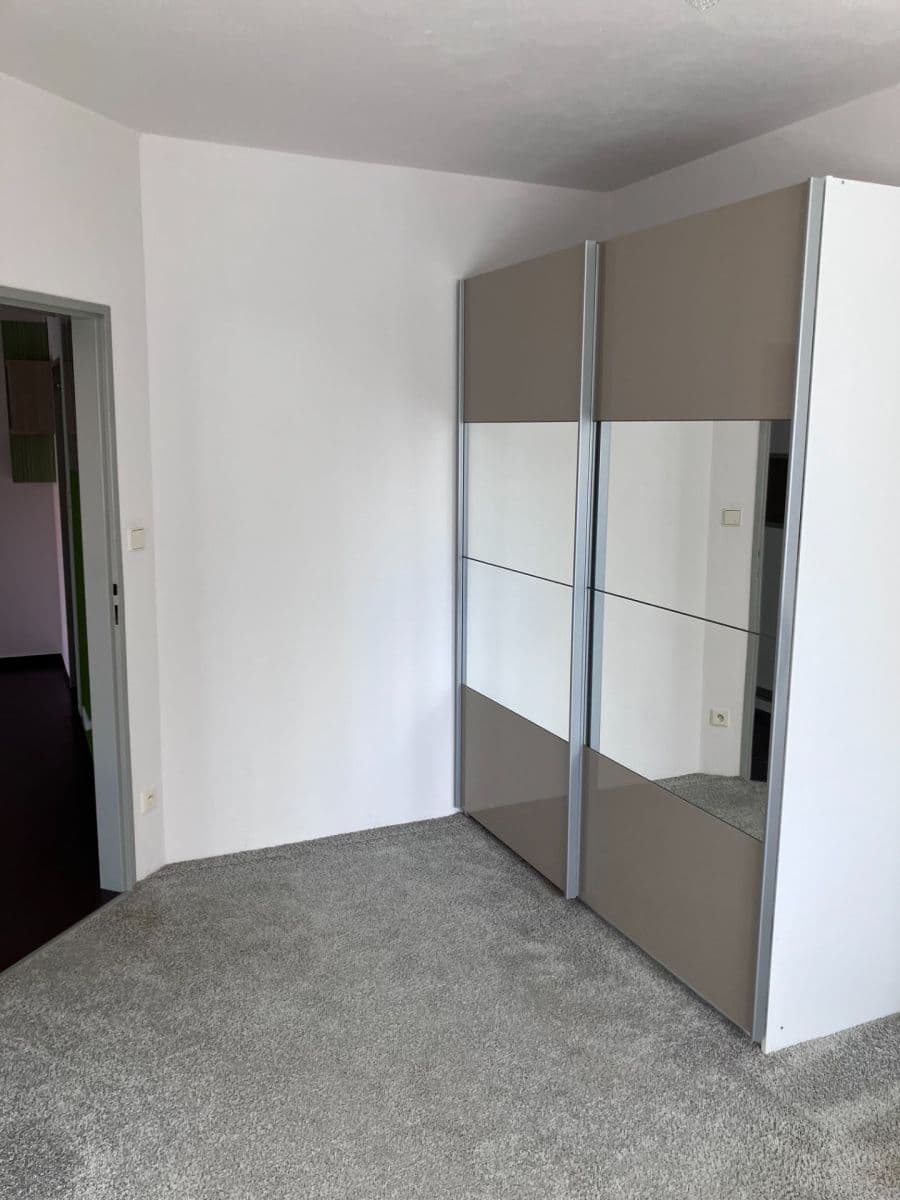Prenájom bytu 3-izbový 70 m², Tisová, Holubice, Středočeský kraj Prenájom bytu 3-izbový 70 m², Tisová, Holubice, Středočeský kraj