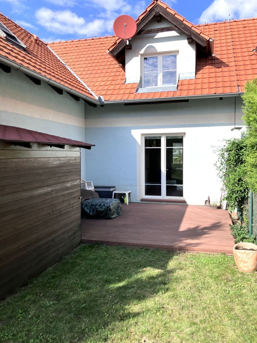 Prenájom bytu 3-izbový 70 m², Tisová, Holubice, Středočeský kraj Prenájom bytu 3-izbový 70 m², Tisová, Holubice, Středočeský kraj