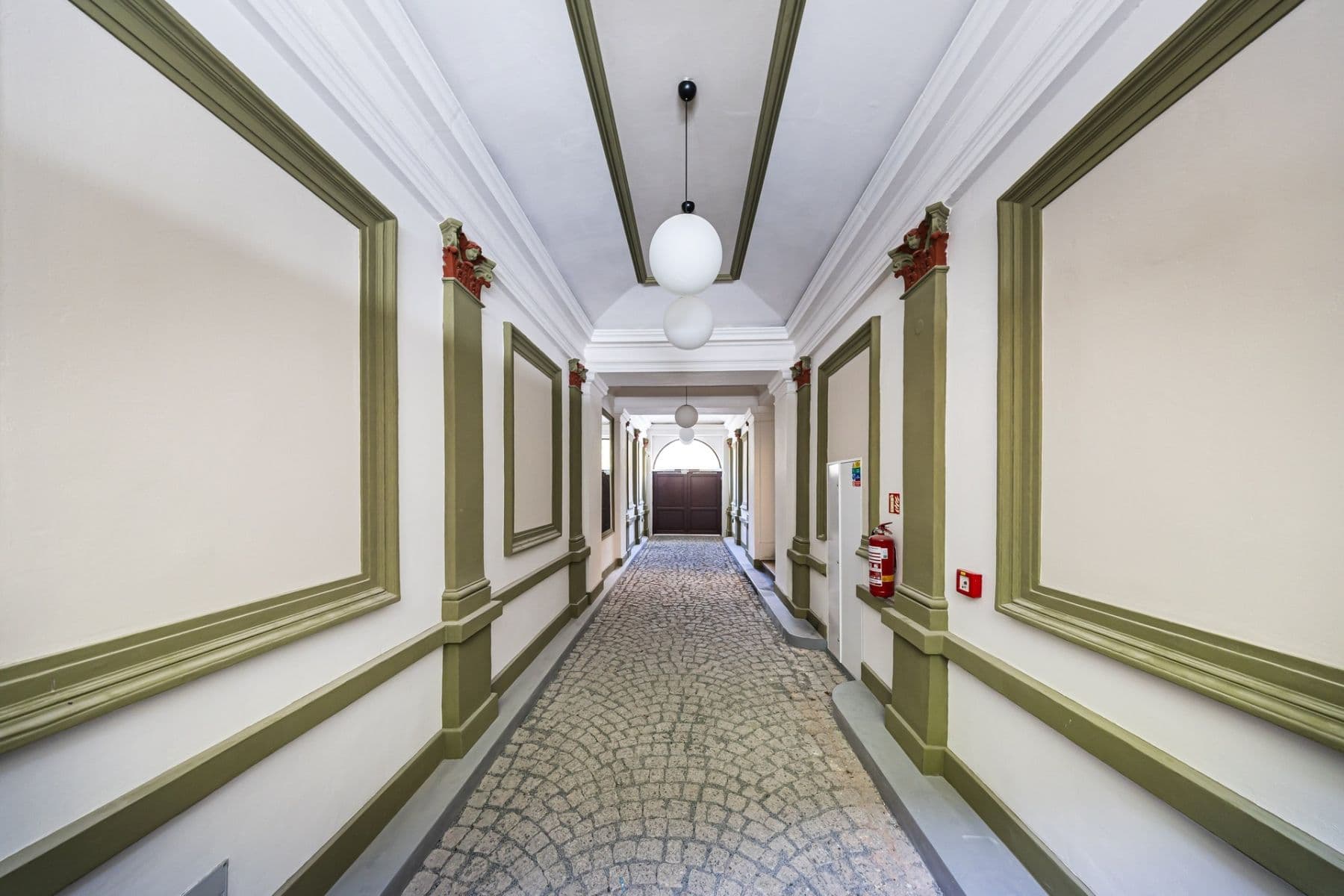 Prenájom nebytového priestoru 2 m², Sázavská, Praha, Praha Prenájom nebytového priestoru 2 m², Sázavská, Praha, Praha
