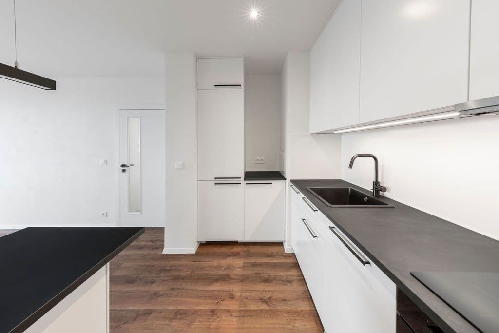 Predaj bytu 3-izbový 70 m², Poljanovova, Praha, Praha Predaj bytu 3-izbový 70 m², Poljanovova, Praha, Praha