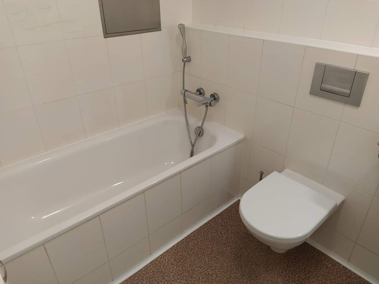 Prenájom bytu 2-izbový 58 m², Na Srážku, Praha, Praha Prenájom bytu 2-izbový 58 m², Na Srážku, Praha, Praha