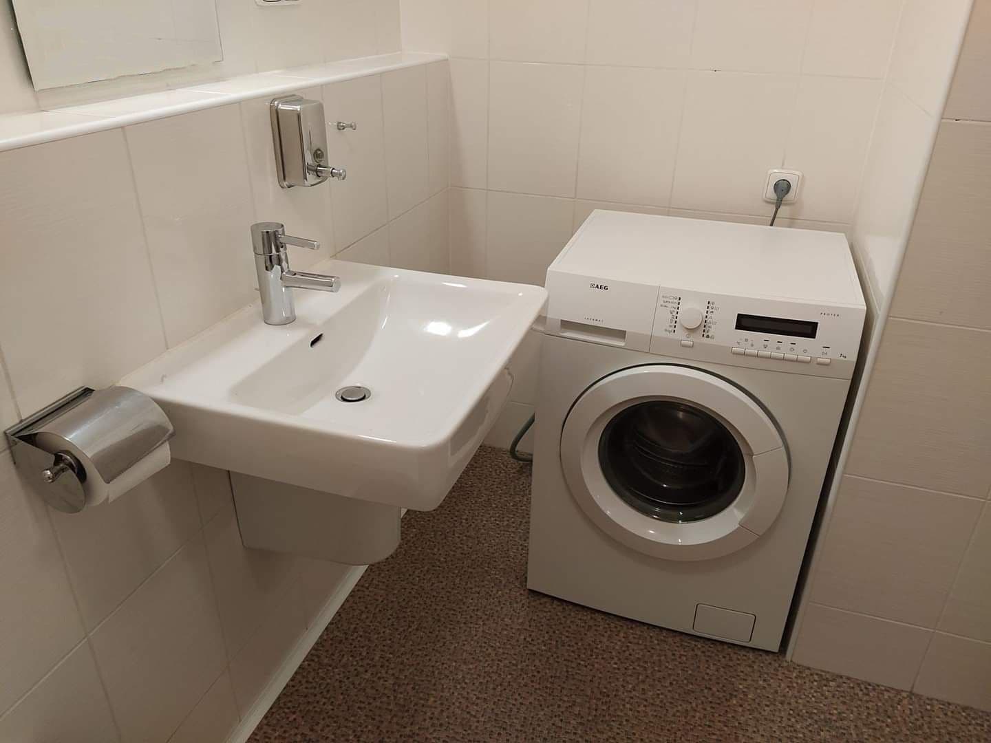 Prenájom bytu 2-izbový 58 m², Na Srážku, Praha, Praha Prenájom bytu 2-izbový 58 m², Na Srážku, Praha, Praha