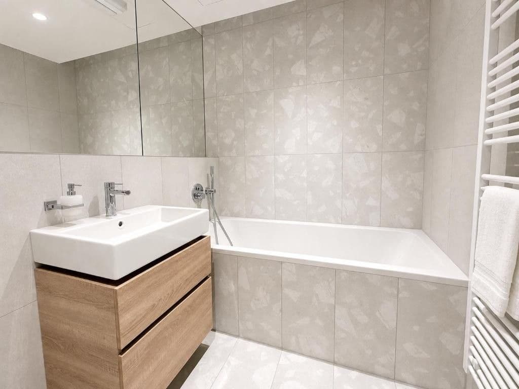 Prenájom bytu 3-izbový 54 m², U Komína, Praha, Praha Prenájom bytu 3-izbový 54 m², U Komína, Praha, Praha