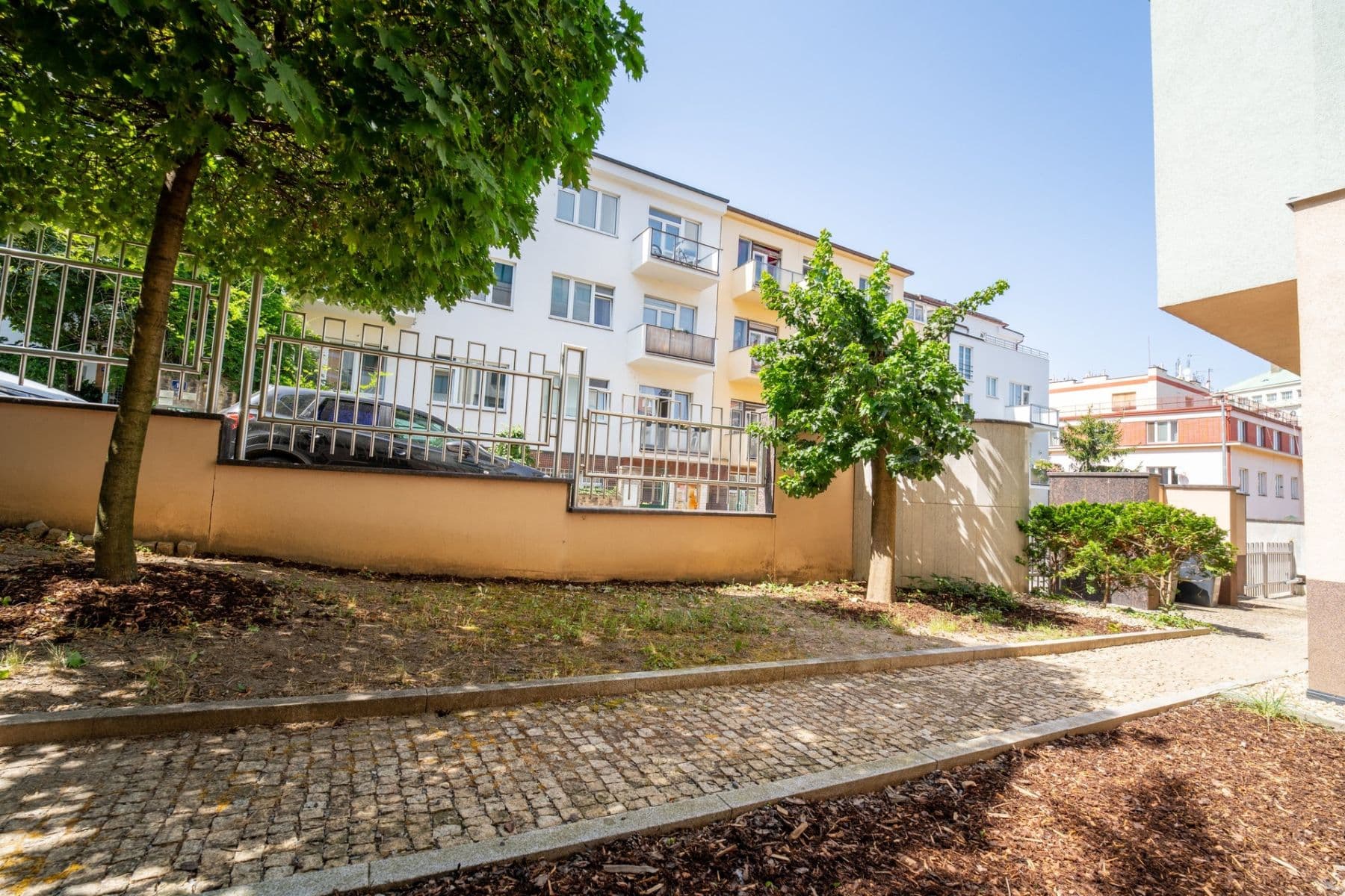 Prenájom bytu 1-izbový 35 m², Pravá, Praha, Praha Prenájom bytu 1-izbový 35 m², Pravá, Praha, Praha