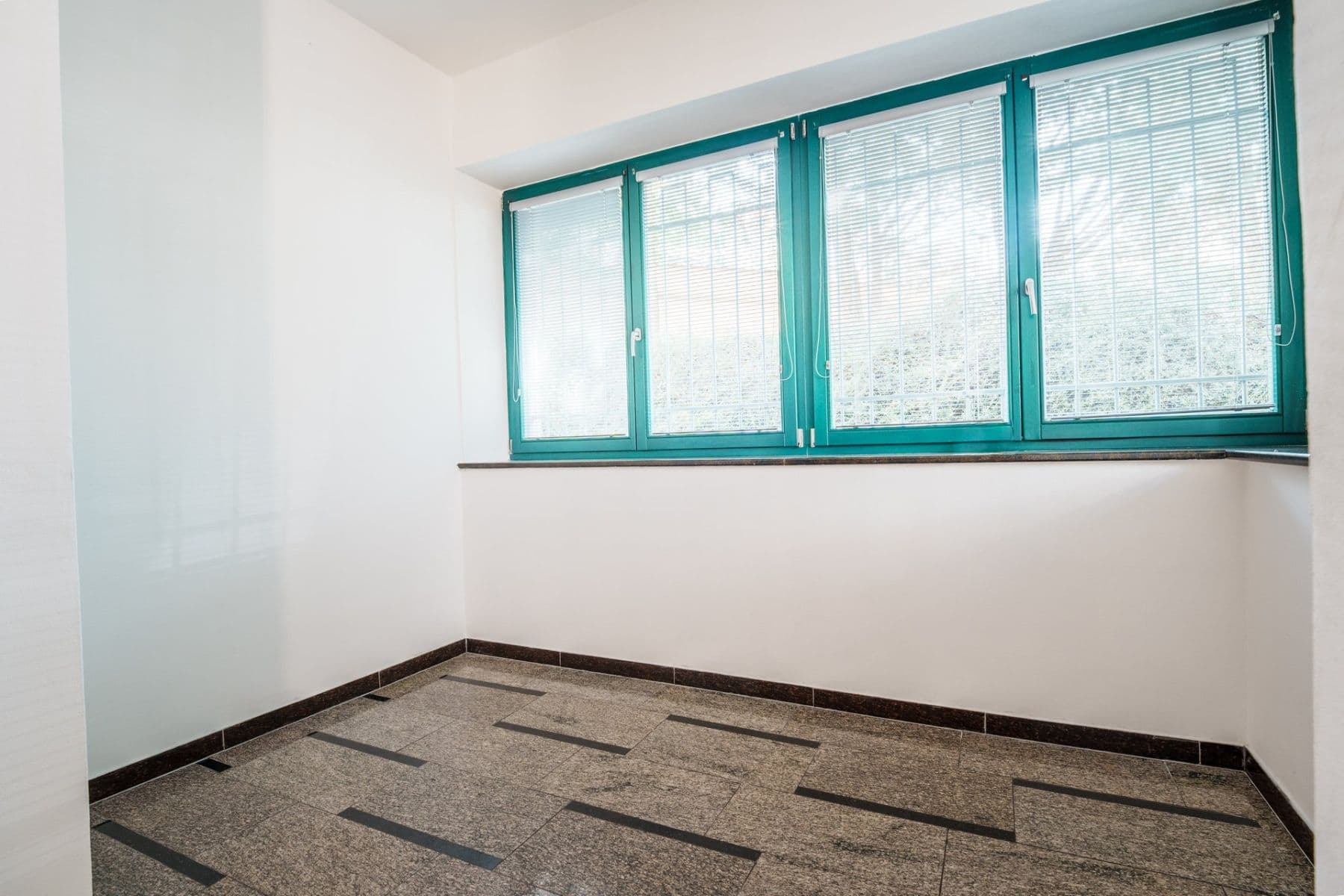 Prenájom bytu 1-izbový 35 m², Pravá, Praha, Praha Prenájom bytu 1-izbový 35 m², Pravá, Praha, Praha