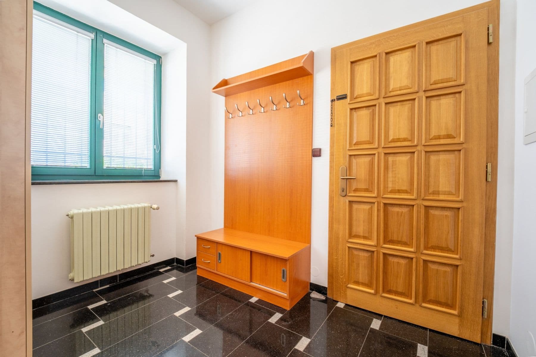 Prenájom bytu 1-izbový 35 m², Pravá, Praha, Praha Prenájom bytu 1-izbový 35 m², Pravá, Praha, Praha