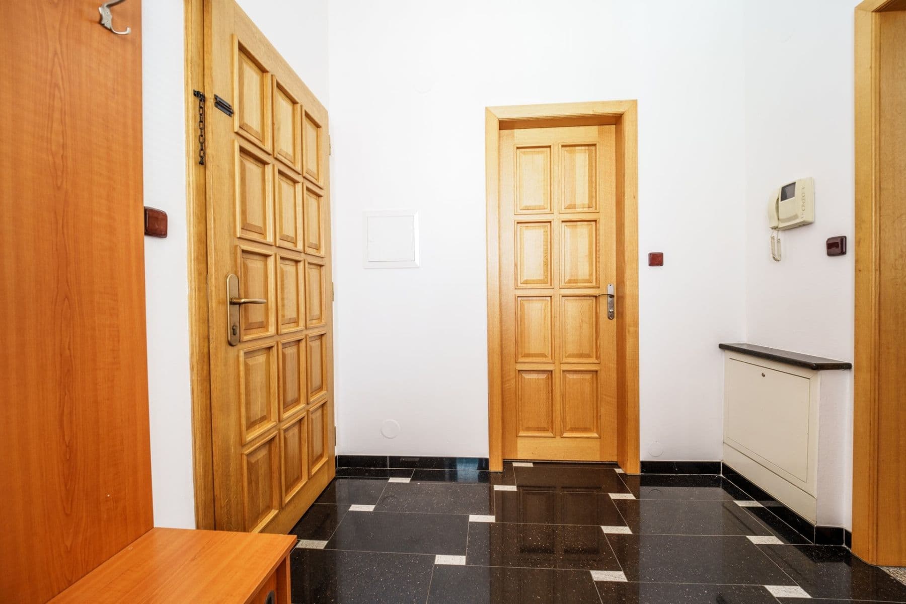 Prenájom bytu 1-izbový 35 m², Pravá, Praha, Praha Prenájom bytu 1-izbový 35 m², Pravá, Praha, Praha