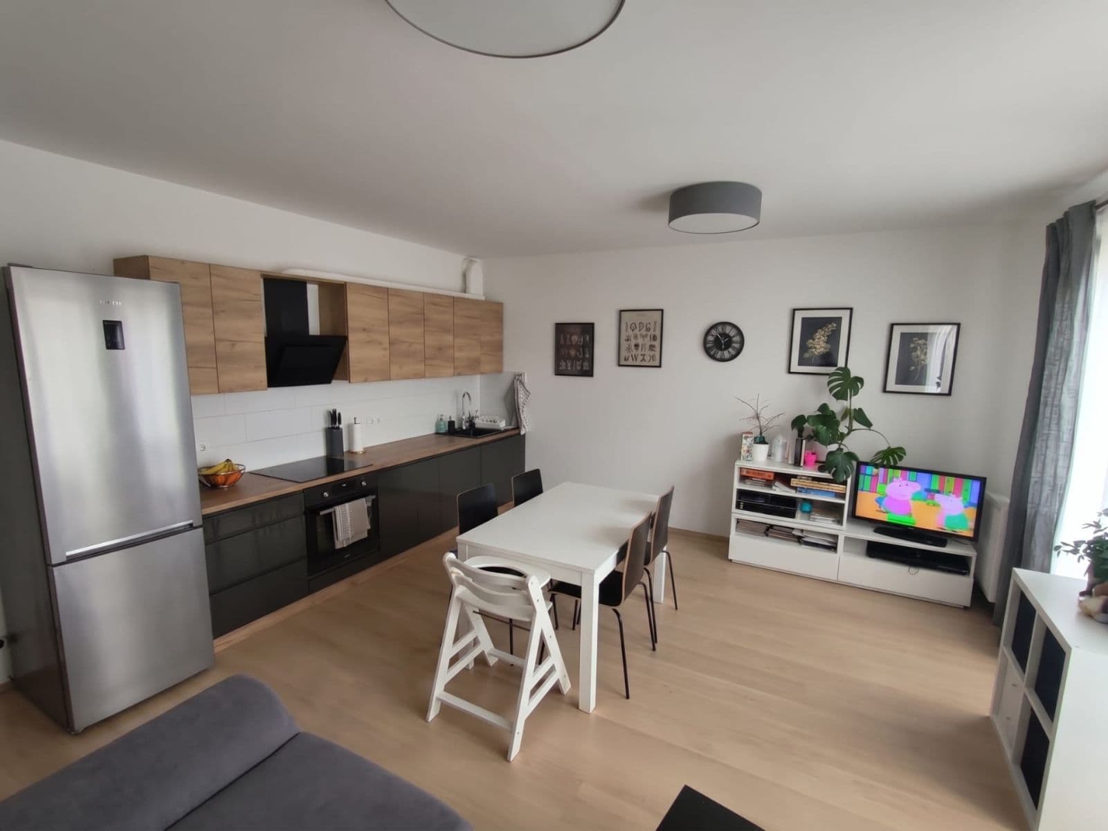 Prenájom bytu 3-izbový 83 m², V Kněžívce, Tuchoměřice, Středočeský kraj Prenájom bytu 3-izbový 83 m², V Kněžívce, Tuchoměřice, Středočeský kraj