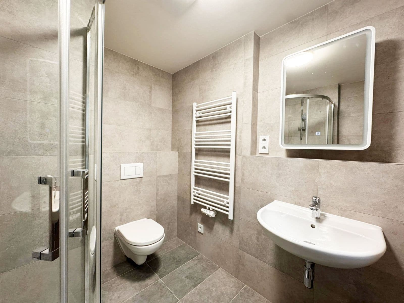 Prenájom bytu 2-izbový 48 m², Fabiánové, Praha, Praha Prenájom bytu 2-izbový 48 m², Fabiánové, Praha, Praha
