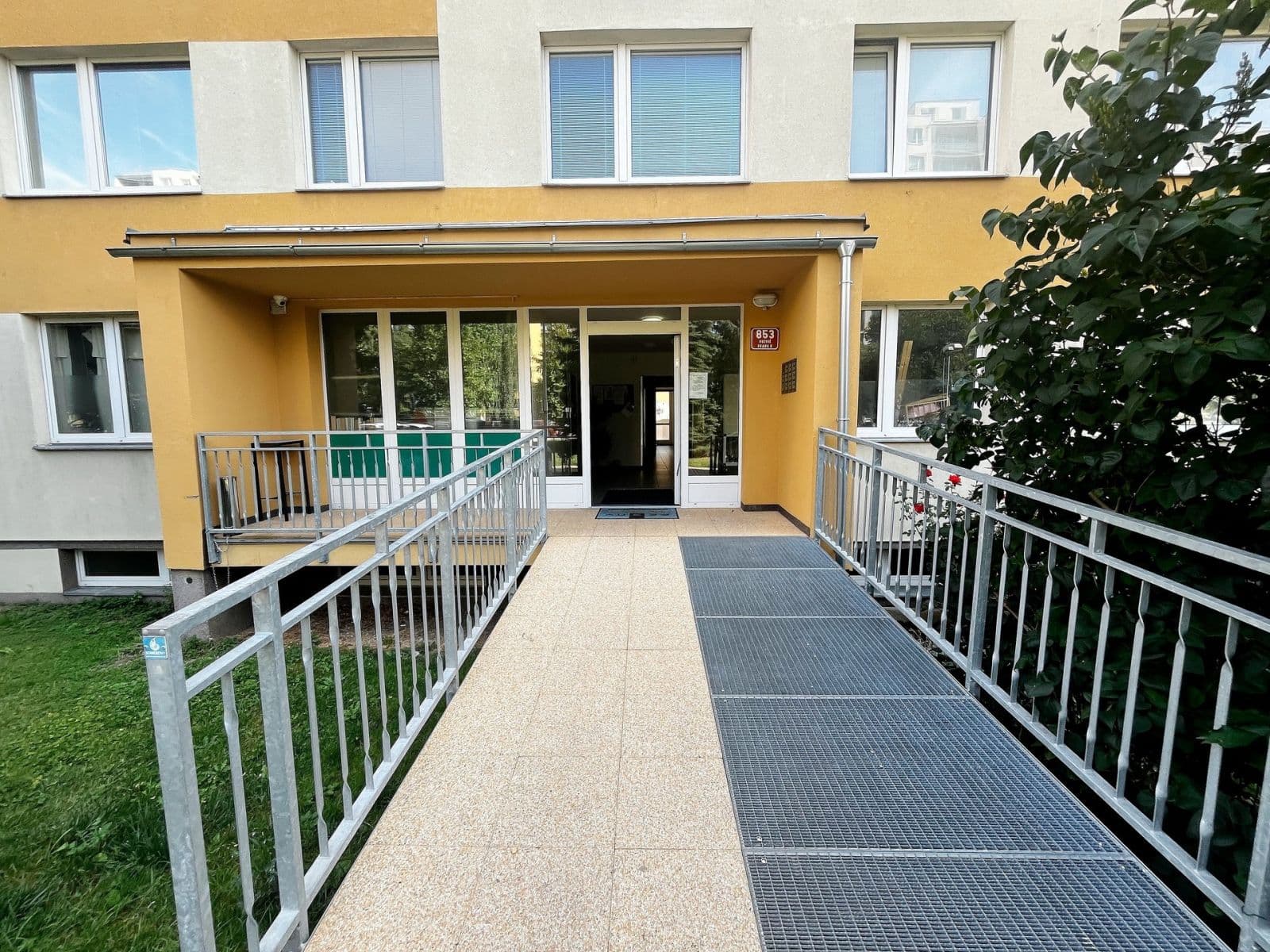 Prenájom bytu 2-izbový 41 m², Ciolkovského, Praha, Praha Prenájom bytu 2-izbový 41 m², Ciolkovského, Praha, Praha