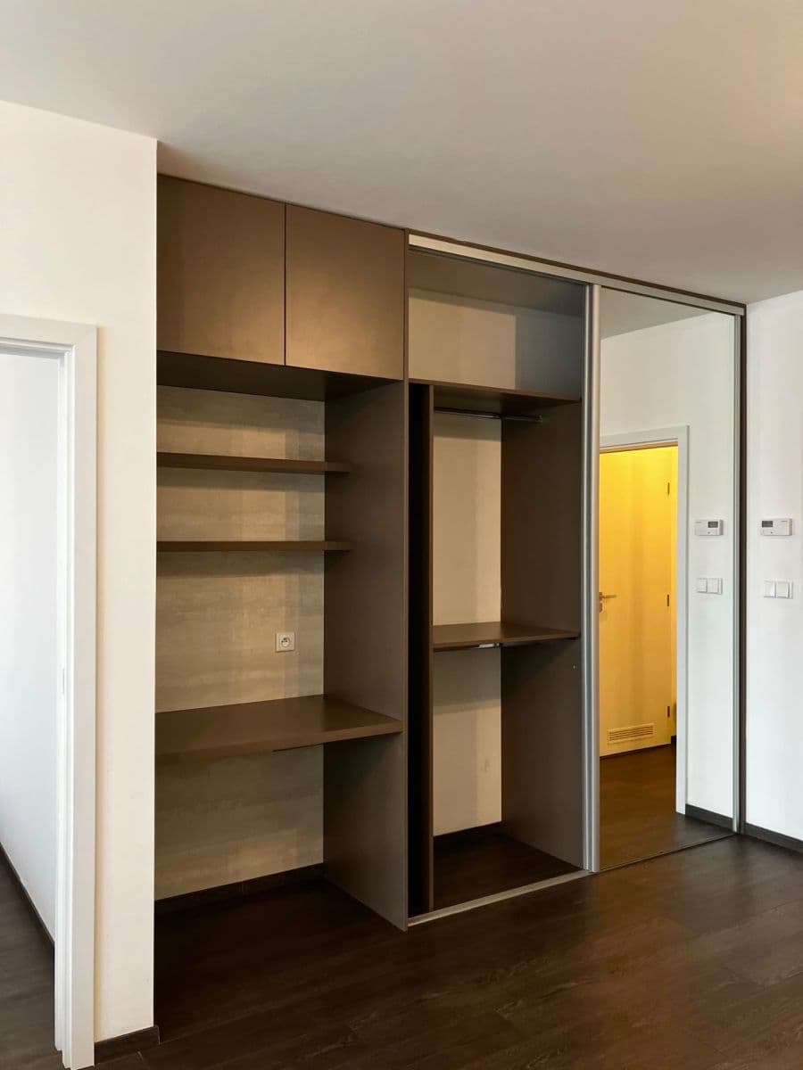 Prenájom bytu 2-izbový 46 m², Nezvalova, Olomouc, Olomoucký kraj Prenájom bytu 2-izbový 46 m², Nezvalova, Olomouc, Olomoucký kraj