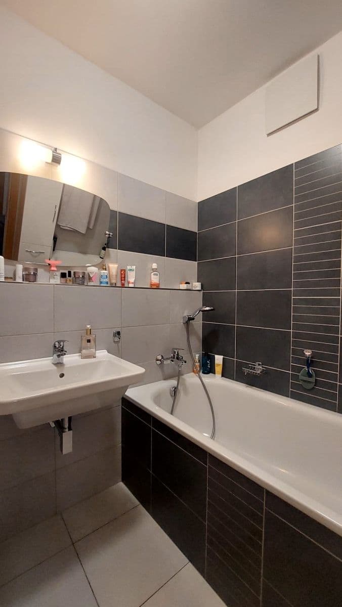 Predaj bytu 3-izbový 76 m², Kurta Konráda, Praha, Praha Predaj bytu 3-izbový 76 m², Kurta Konráda, Praha, Praha