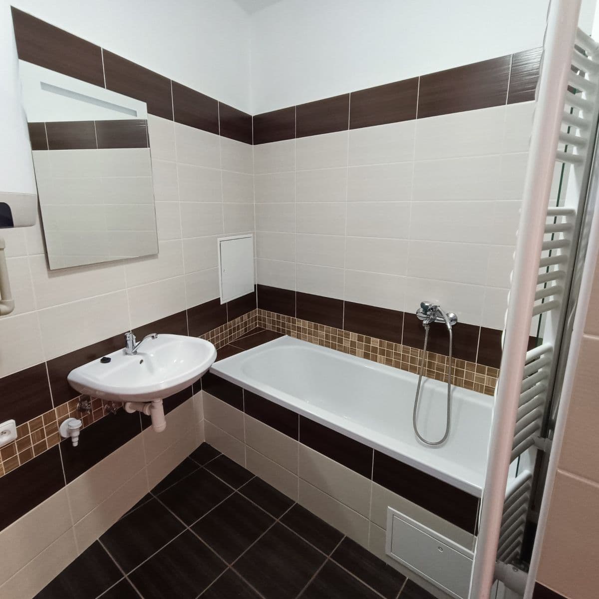 Prenájom bytu 3-izbový 78 m², náměstí T. G. Masaryka, Sedlčany, Středočeský kraj Prenájom bytu 3-izbový 78 m², náměstí T. G. Masaryka, Sedlčany, Středočeský kraj