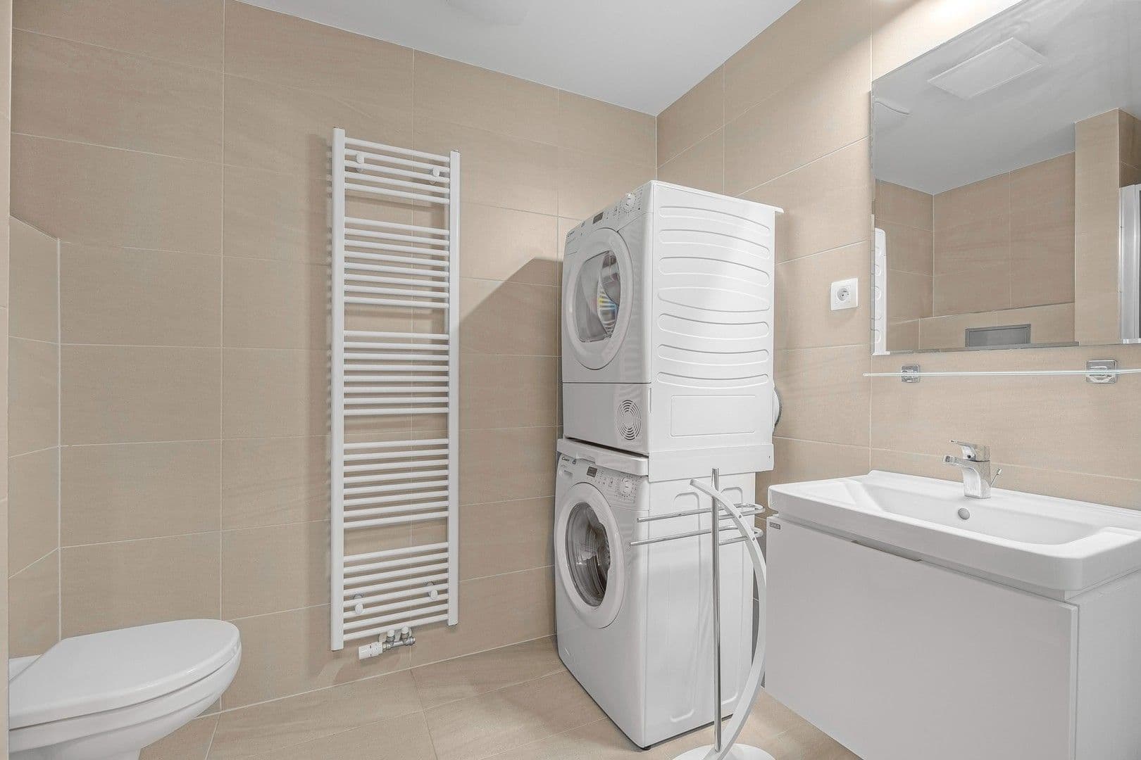 Prenájom bytu 1-izbový 33 m², Strnadových, Praha, Praha Prenájom bytu 1-izbový 33 m², Strnadových, Praha, Praha