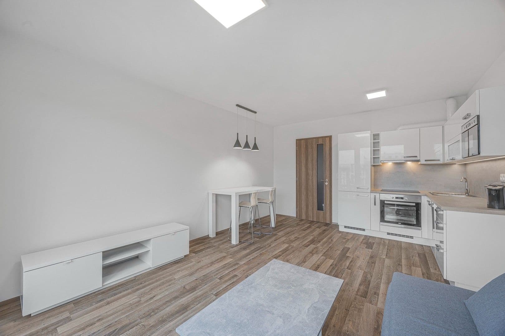 Prenájom bytu 1-izbový 33 m², Strnadových, Praha, Praha Prenájom bytu 1-izbový 33 m², Strnadových, Praha, Praha