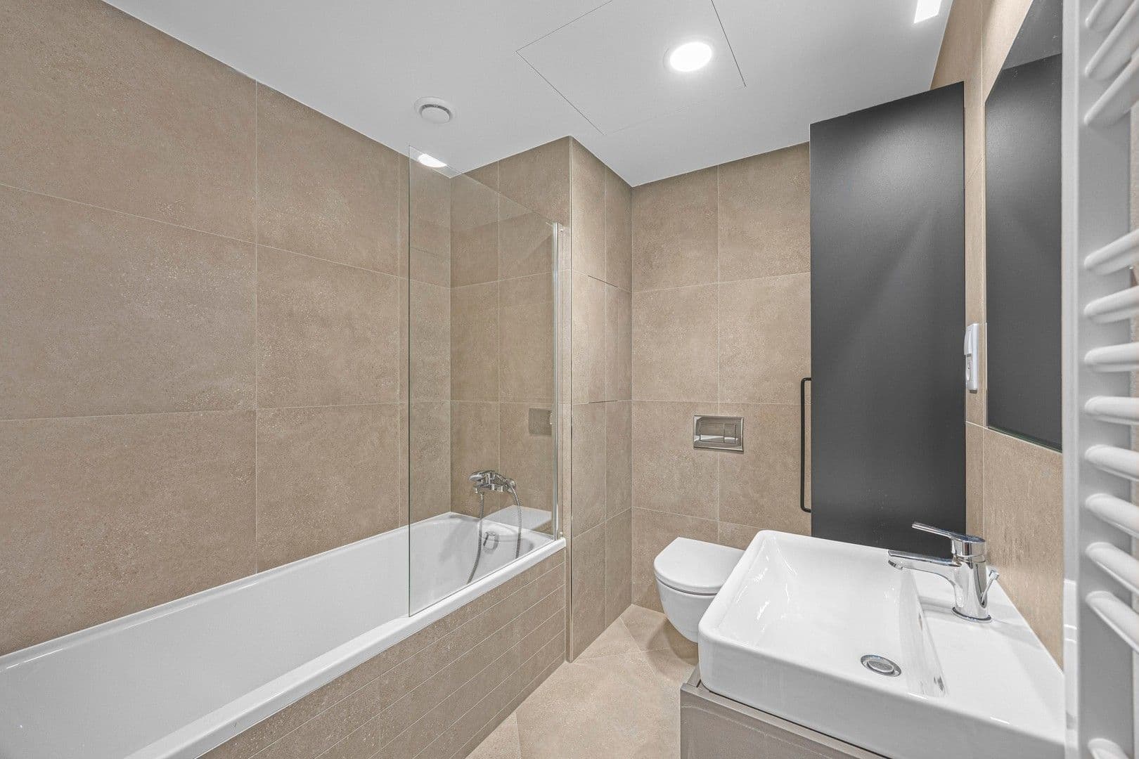Prenájom bytu 2-izbový 60 m², Poděbradská, Praha, Praha Prenájom bytu 2-izbový 60 m², Poděbradská, Praha, Praha