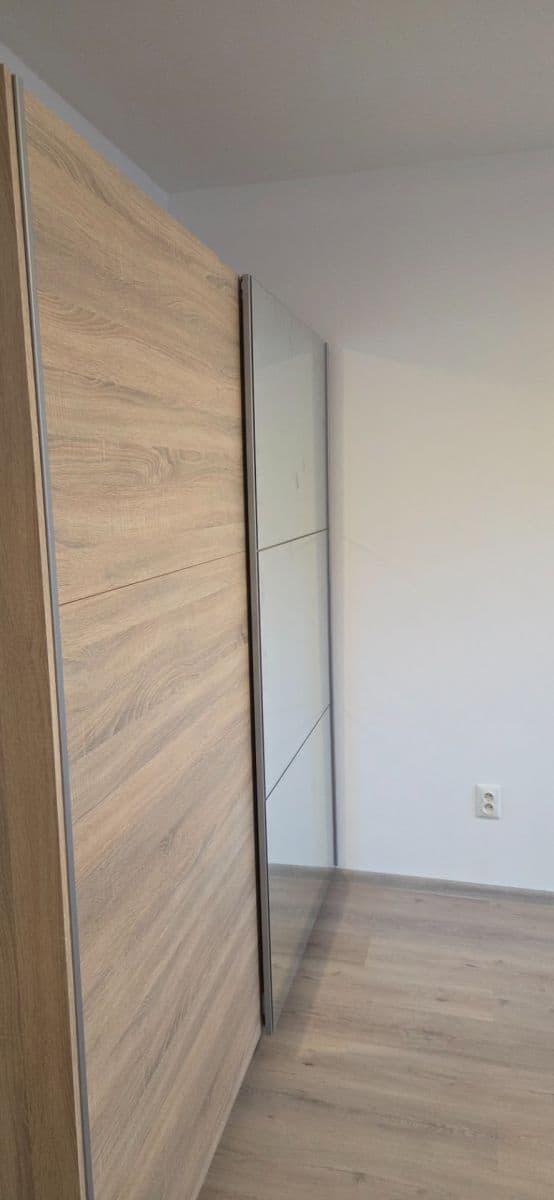 Prenájom bytu 2-izbový 48 m², Fedákova, Dúbravka, Bratislavský kraj Prenájom bytu 2-izbový 48 m², Fedákova, Dúbravka, Bratislavský kraj