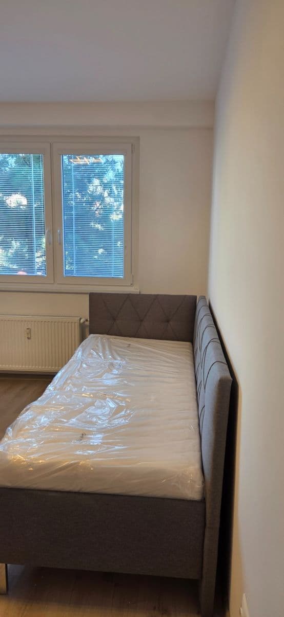 Prenájom bytu 2-izbový 48 m², Fedákova, Dúbravka, Bratislavský kraj Prenájom bytu 2-izbový 48 m², Fedákova, Dúbravka, Bratislavský kraj