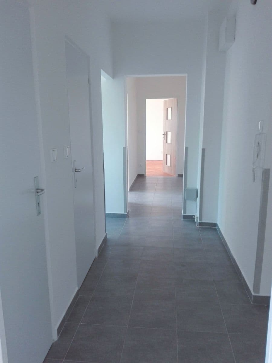 Predaj bytu 3-izbový 65 m², Sídliště, Kralupy nad Vltavou, Středočeský kraj Predaj bytu 3-izbový 65 m², Sídliště, Kralupy nad Vltavou, Středočeský kraj