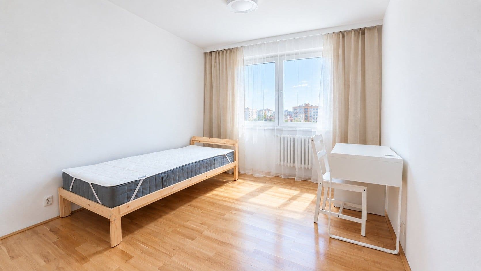 Prenájom bytu 3-izbový 74 m², Svojetická, Praha, Praha Prenájom bytu 3-izbový 74 m², Svojetická, Praha, Praha