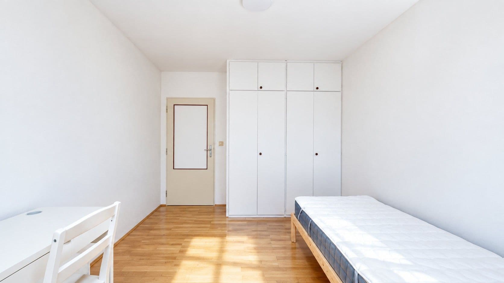 Prenájom bytu 3-izbový 74 m², Svojetická, Praha, Praha Prenájom bytu 3-izbový 74 m², Svojetická, Praha, Praha