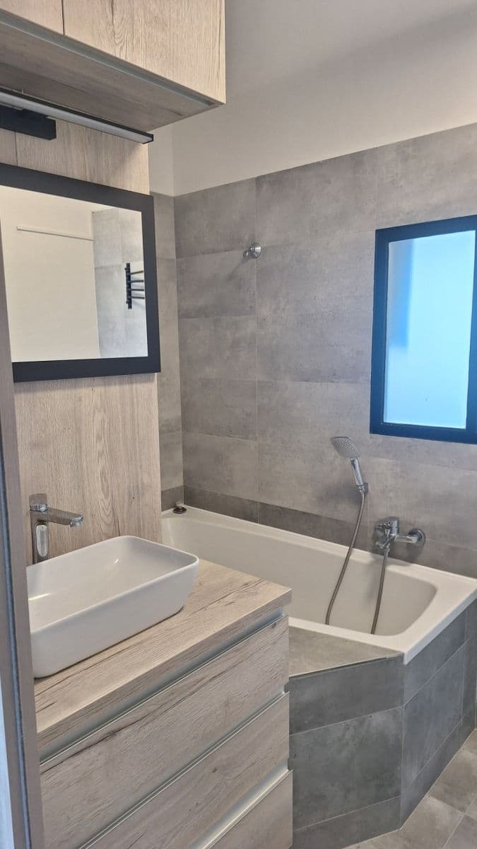 Prenájom bytu 3-izbový 74 m², Jar. Haška, Třebíč, Kraj Vysočina Prenájom bytu 3-izbový 74 m², Jar. Haška, Třebíč, Kraj Vysočina