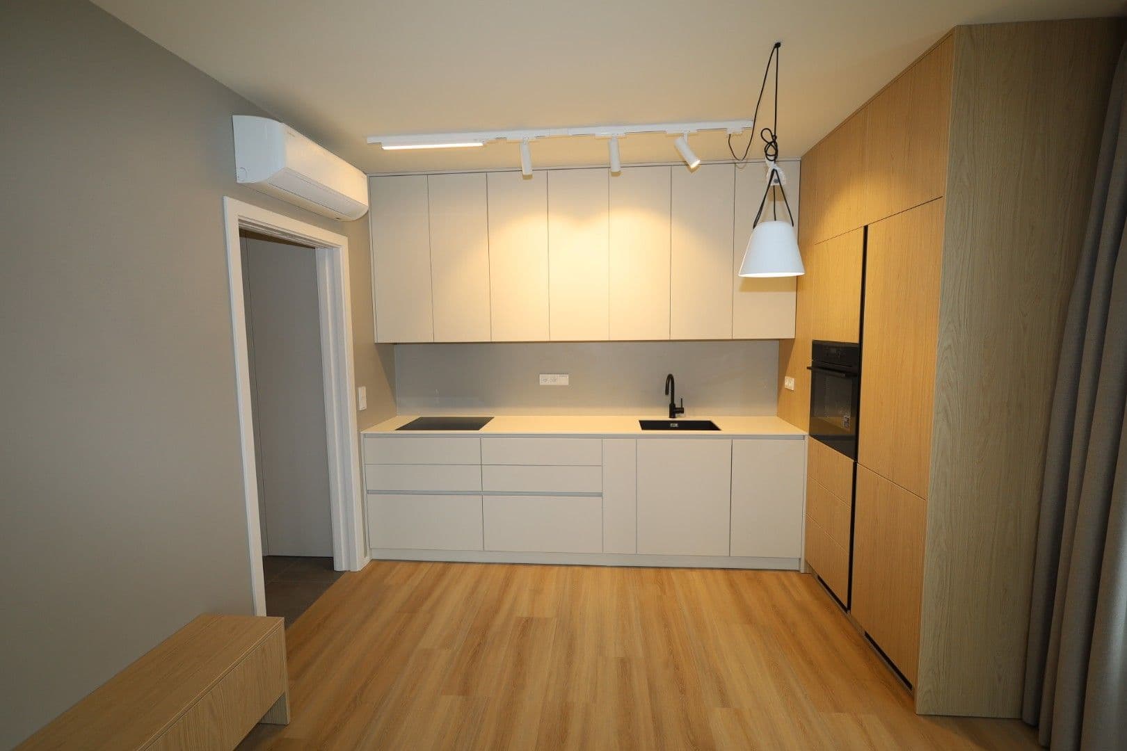 Prenájom bytu 1-izbový 35 m², Práčská, Praha, Praha Prenájom bytu 1-izbový 35 m², Práčská, Praha, Praha
